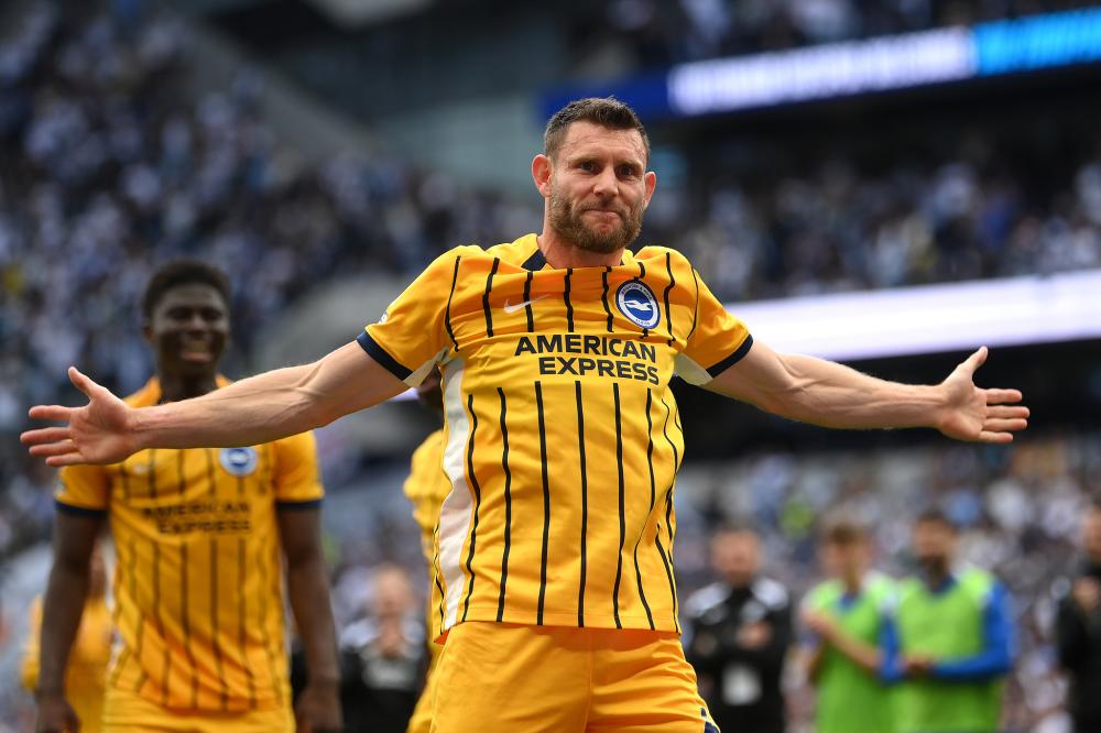 拿到50冠再退役，梅西已经是历史第一人了吗？